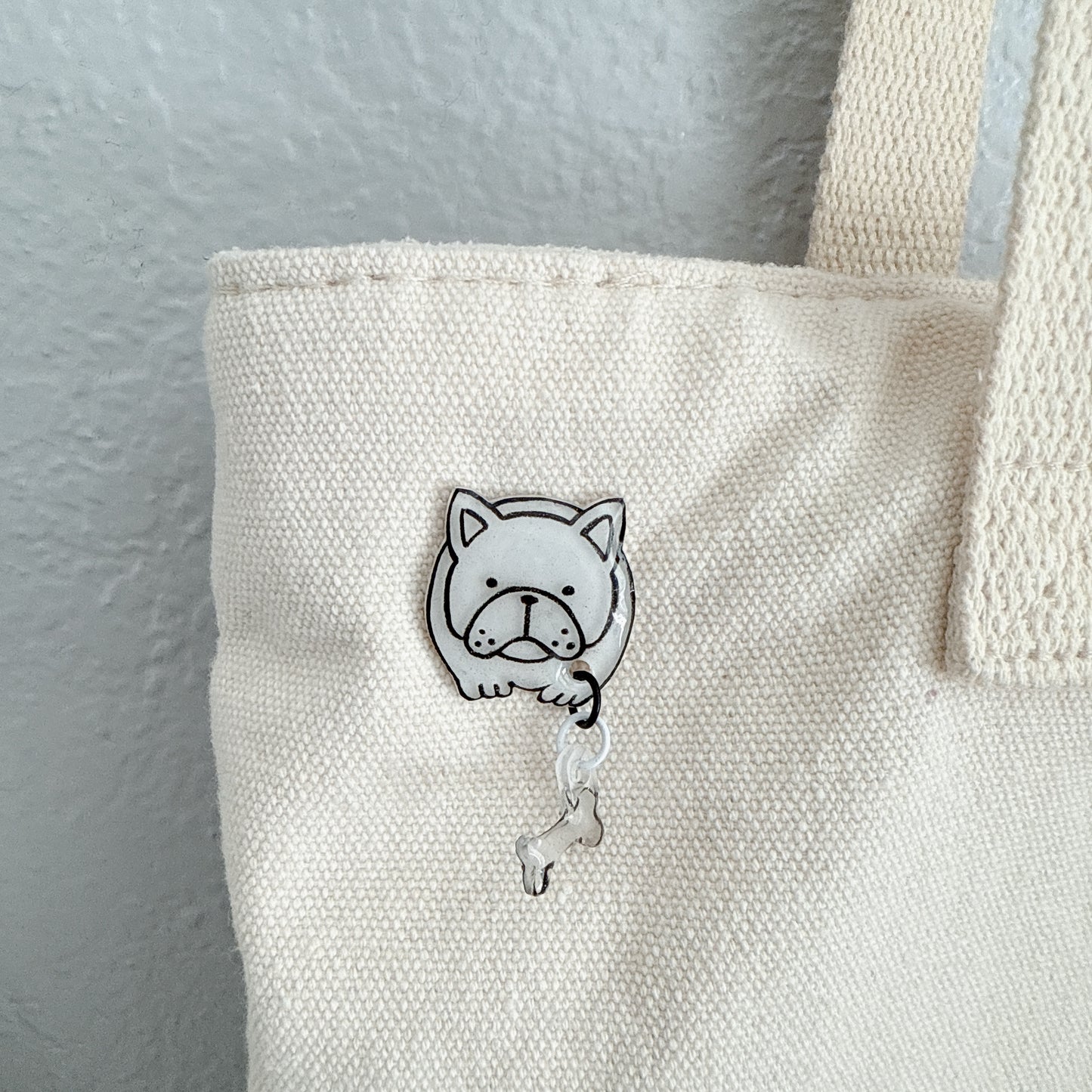 Bulldog pin