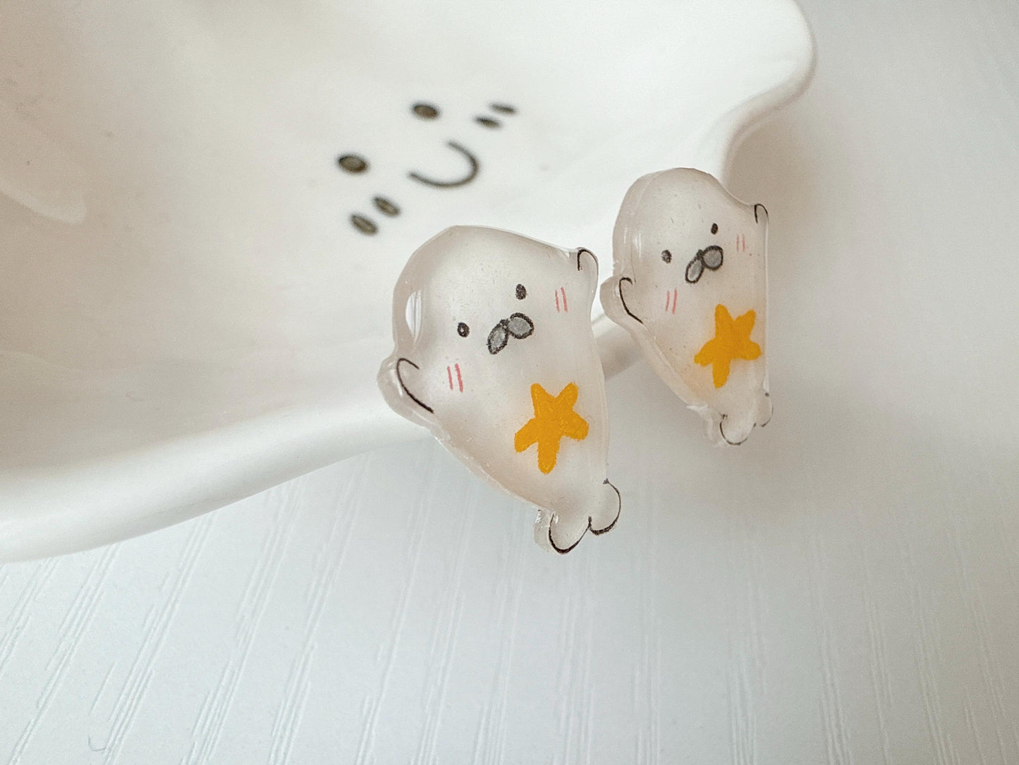 Seal earrings