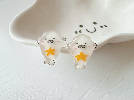 Seal earrings