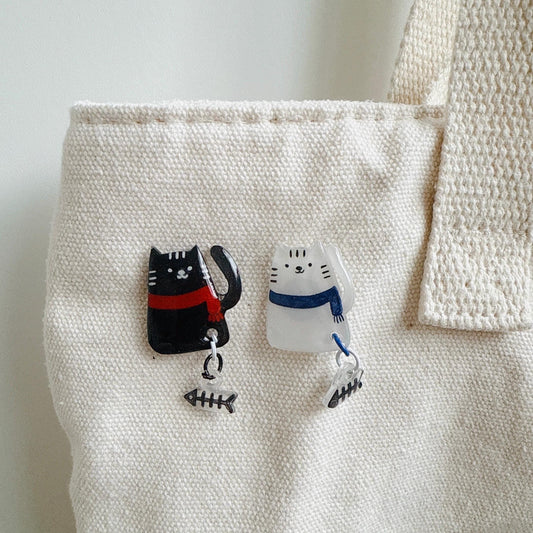Cat pin