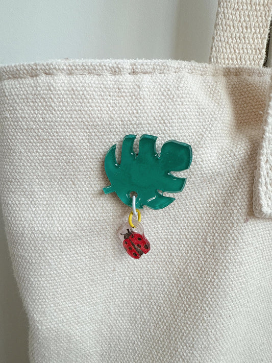 Leaf pin