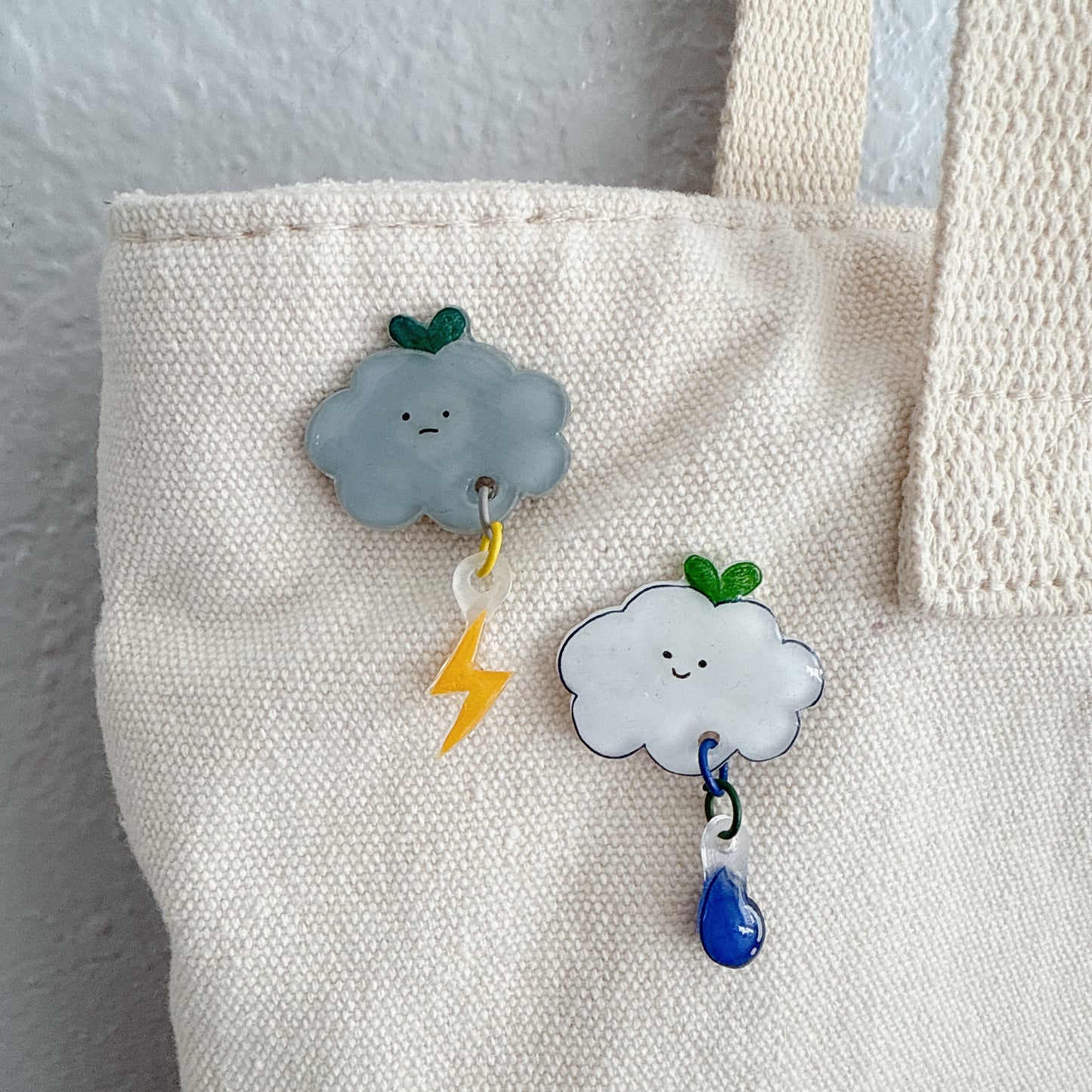 Mini Moody pin
